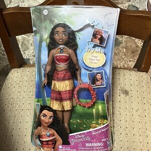 Disney Princess Musical‎ Moana Fashion Doll With Light Up Necklace